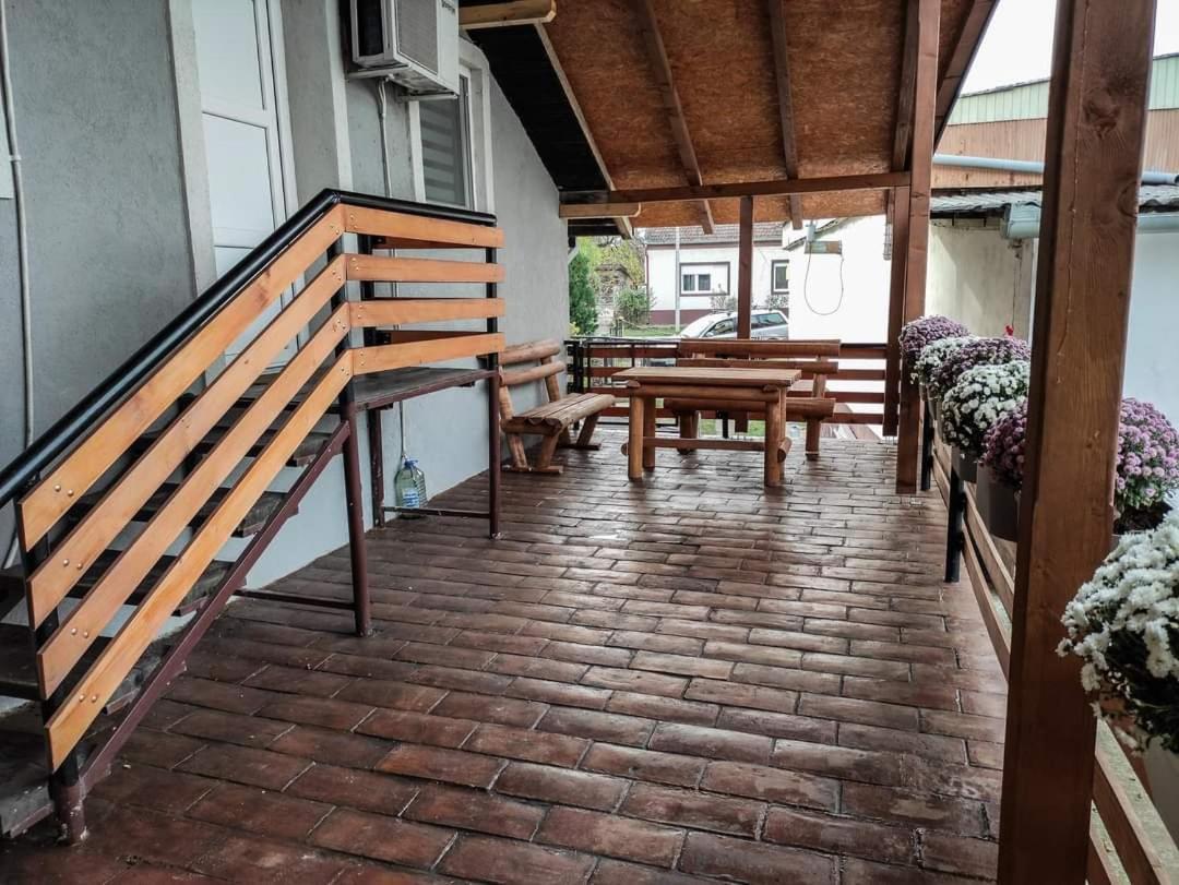 Ferienwohnung S. A. L. Prenociste Zrenjanin Exterior foto