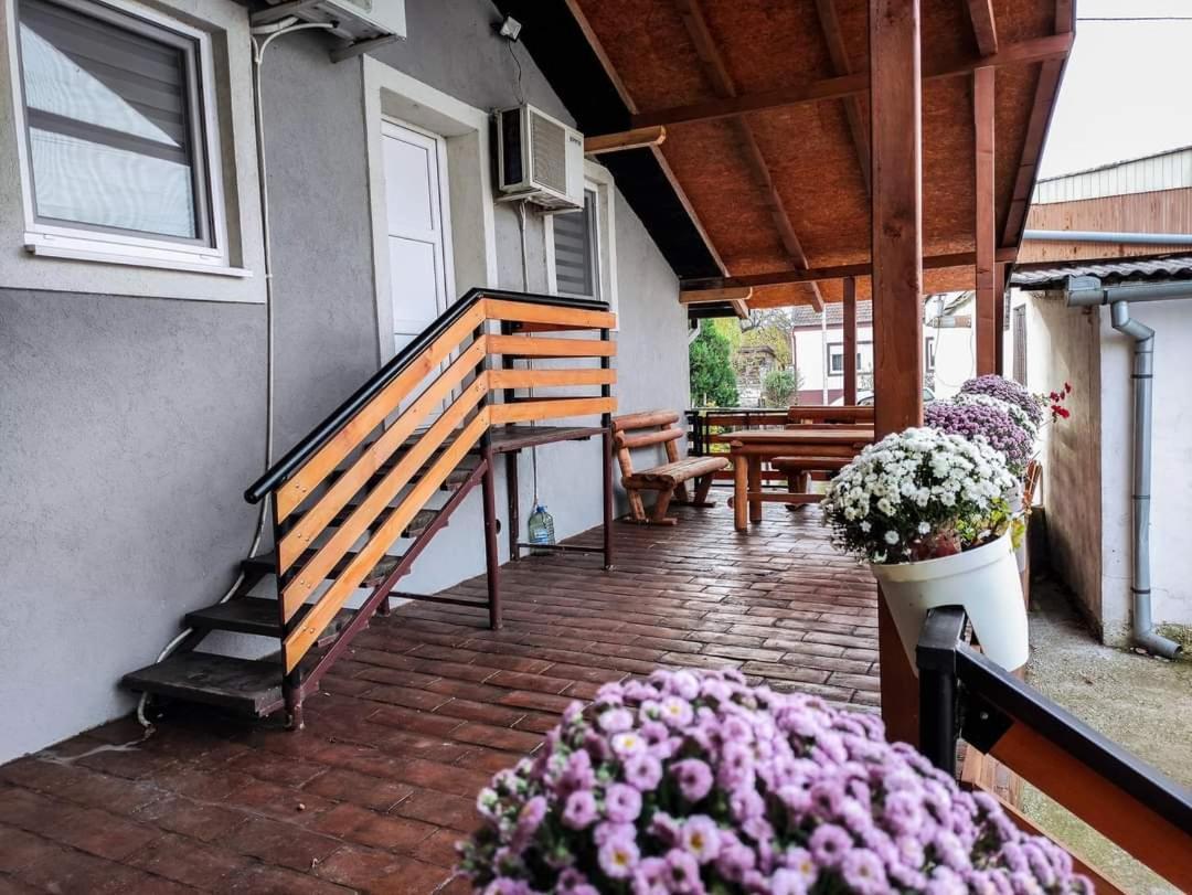 Ferienwohnung S. A. L. Prenociste Zrenjanin Exterior foto